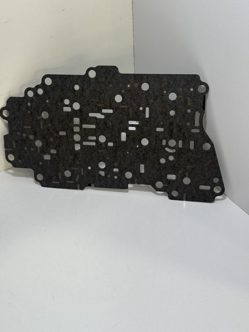 Gidroblok prokladka (oq-qora)