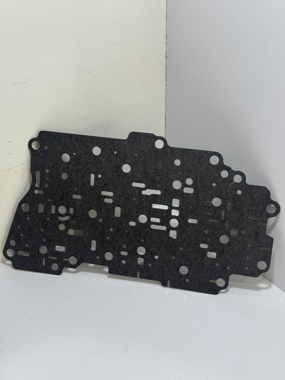 Gidroblok prokladka (oq-qora)