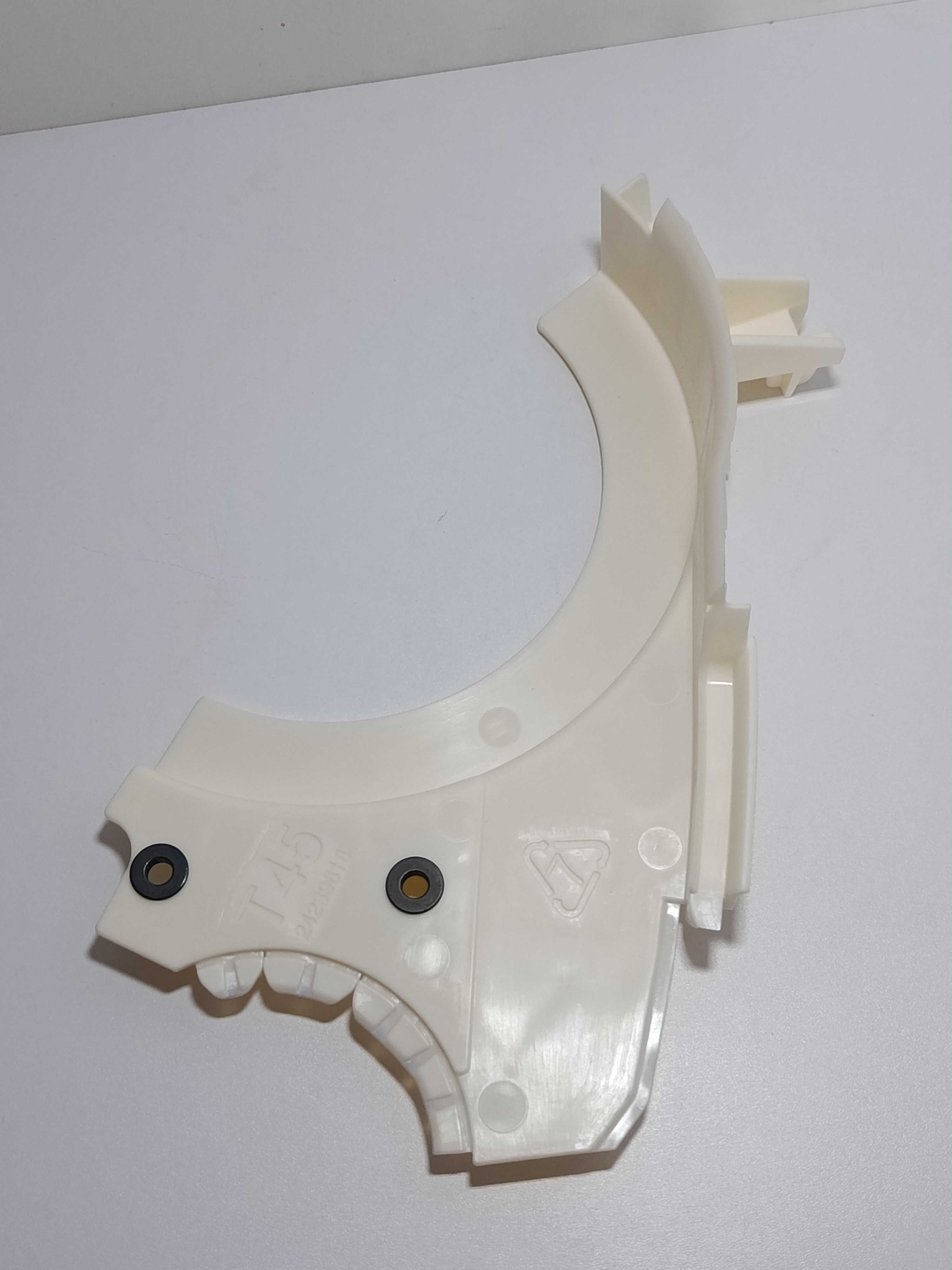 Korobka plastmassa Malibu 1