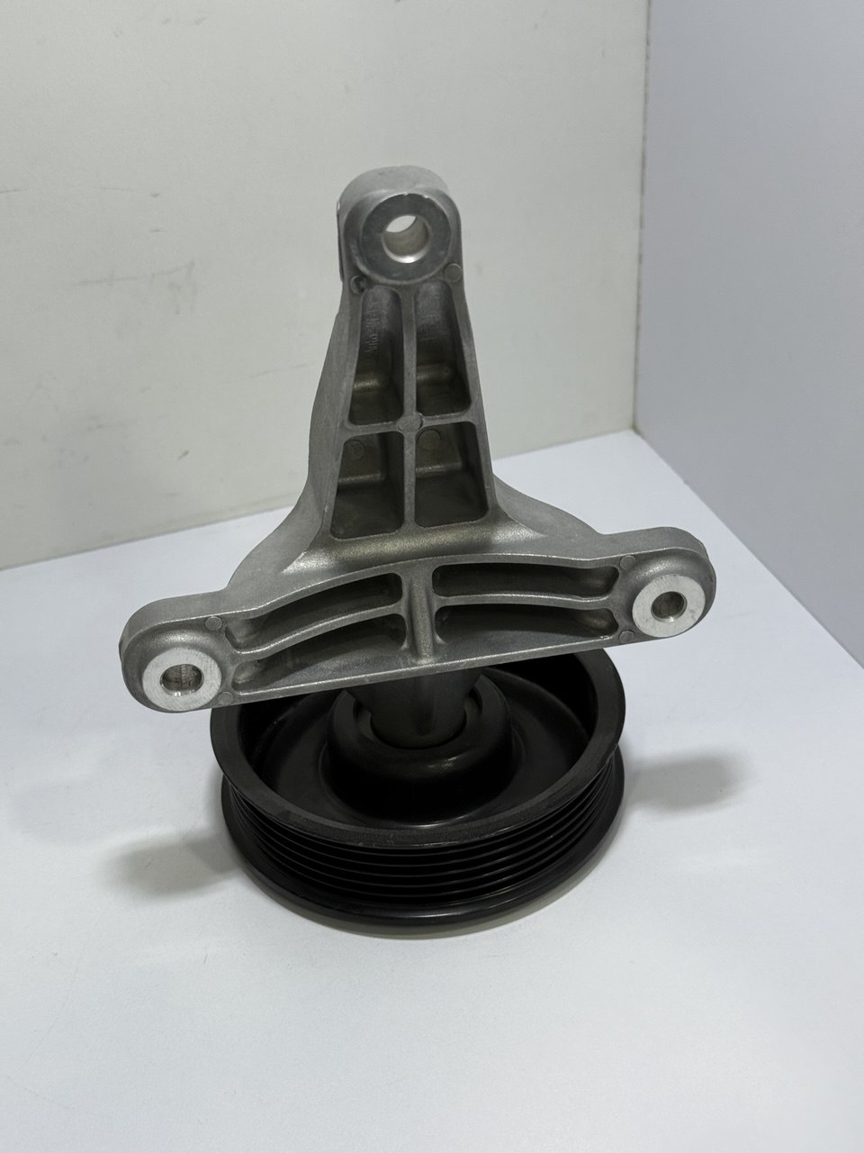 Kronshteyn va kompressor shkivi Cobalt