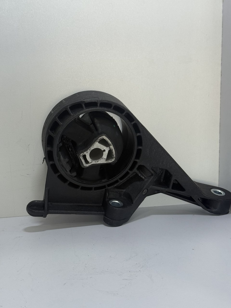 Podushka motor LH MT Malibu 1