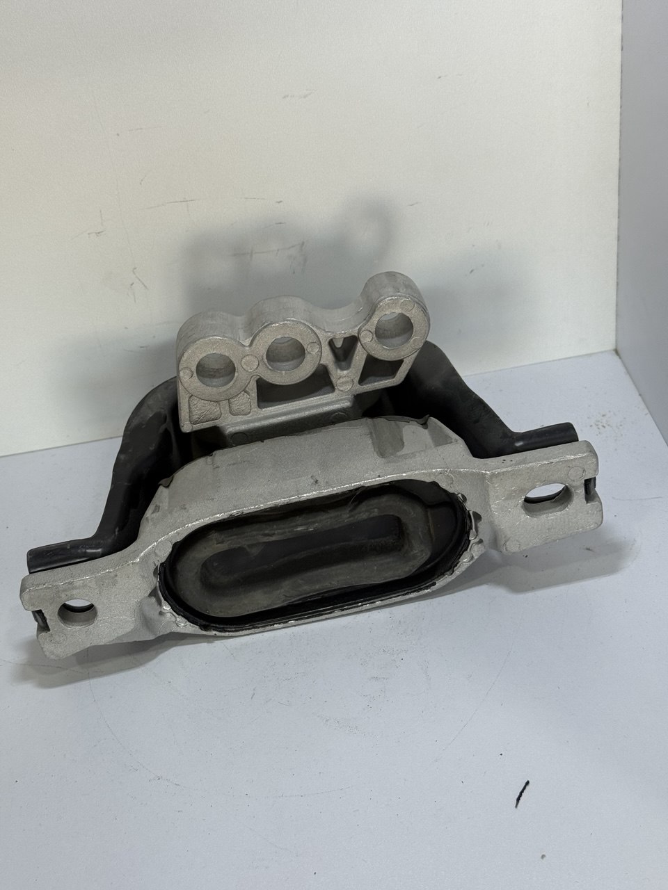 Podushka motor RH Captiva