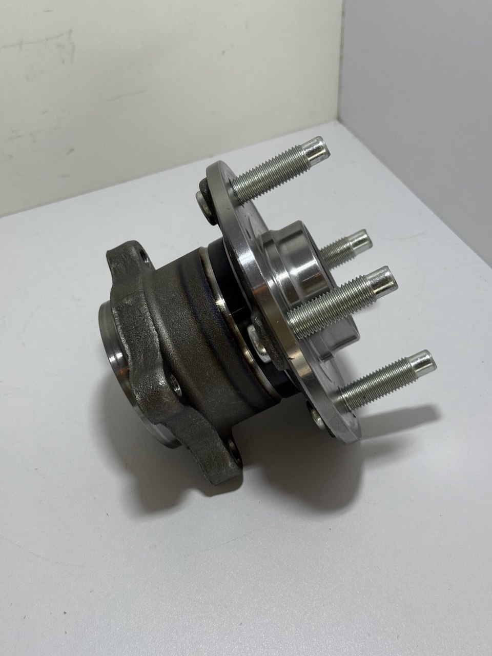 Stupisa (podshipnik) orqa Cobalt