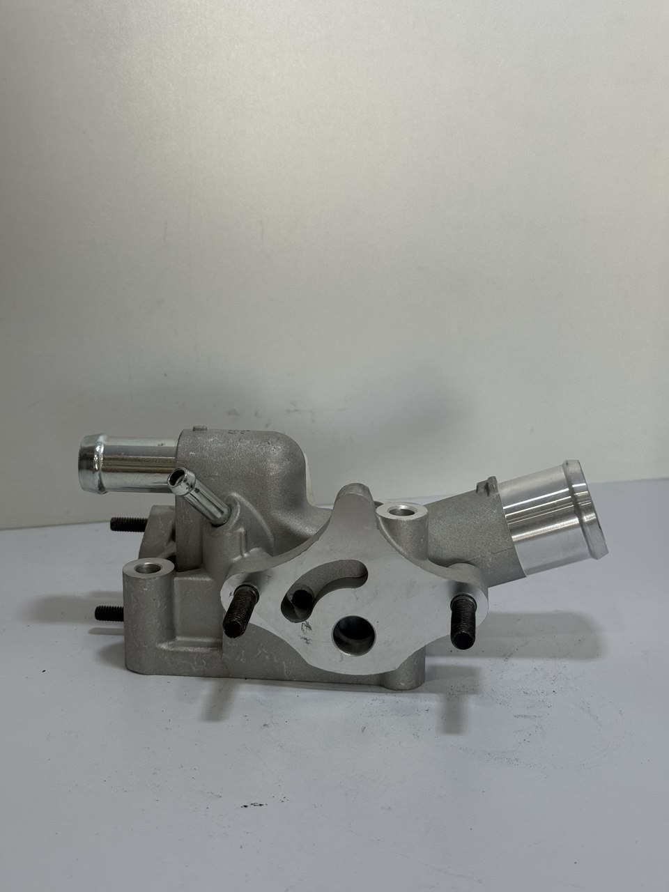 Sovutish sistemasi flanesi (choynak) AT Cobalt