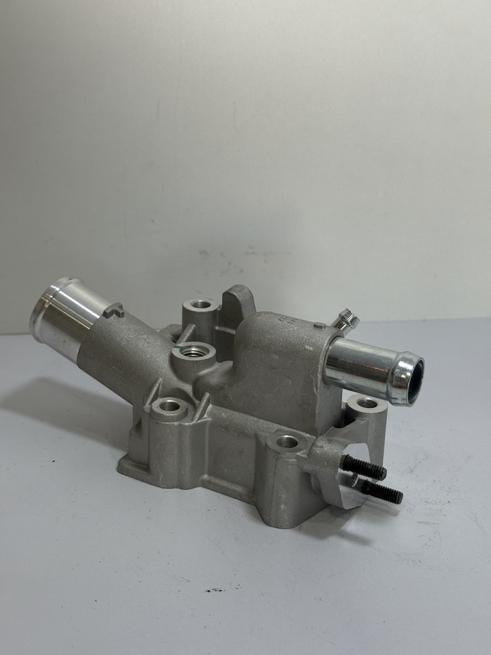 Sovutish sistemasi flanesi (choynak) AT Cobalt